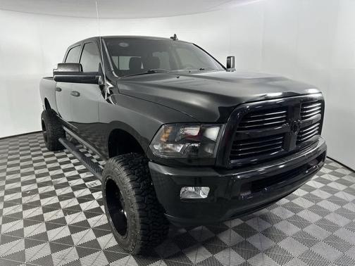 Brilliant Black Crystal Pearlcoat 2016 RAM 2500 Big Horn