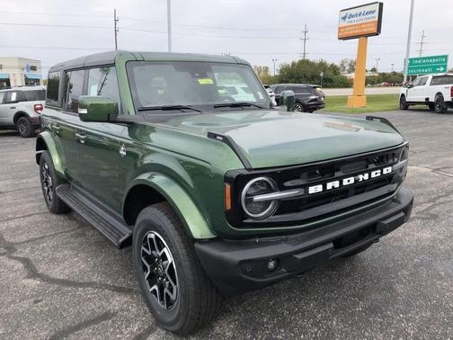 2025 Ford Bronco Outer Banks