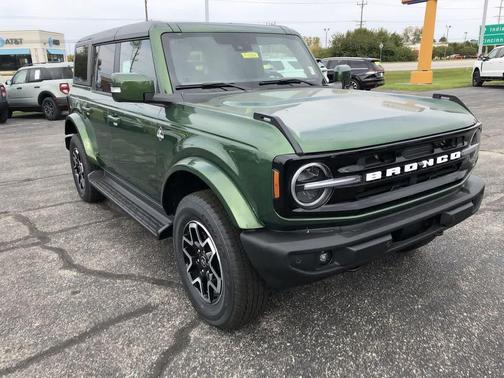 2025 Ford Bronco Outer Banks