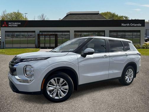 White Diamond 2025 Mitsubishi Outlander ES 2.5 2WD