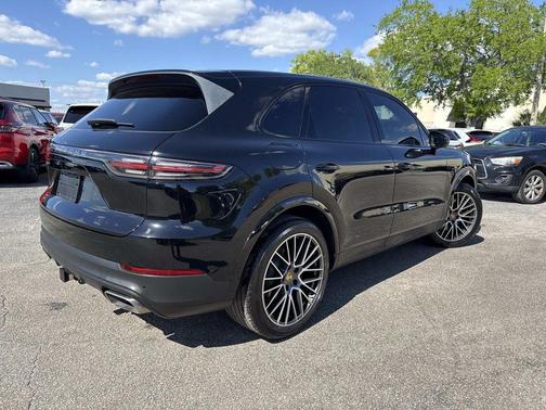 2022 Porsche Cayenne Platinum Edition