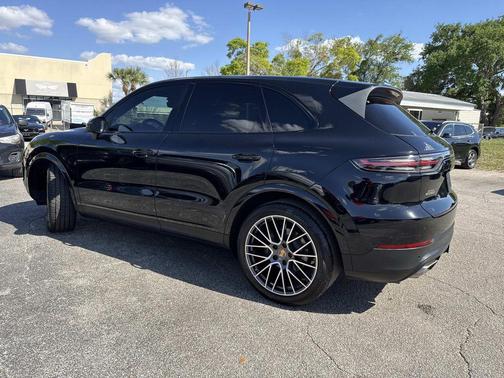 2022 Porsche Cayenne Platinum Edition