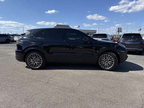 2022 Porsche Cayenne Platinum Edition