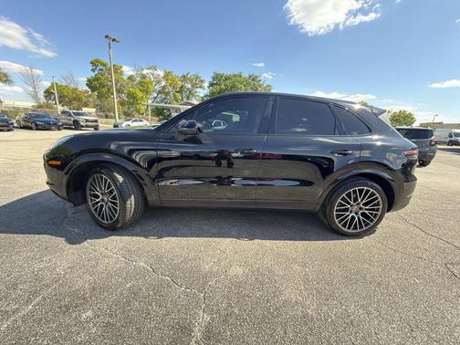 2022 Porsche Cayenne Platinum Edition