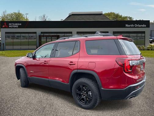 2023 GMC Acadia AWD AT4