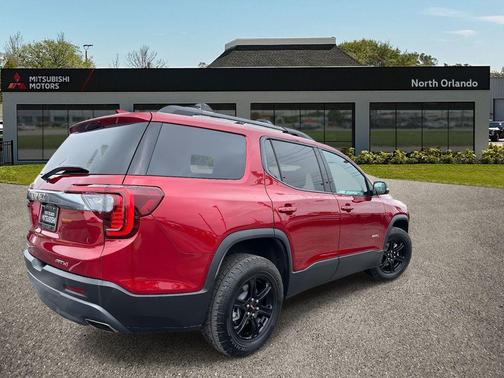 2023 GMC Acadia AWD AT4