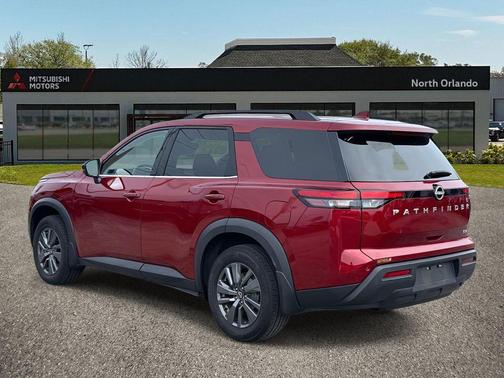 2024 Nissan Pathfinder SV FWD