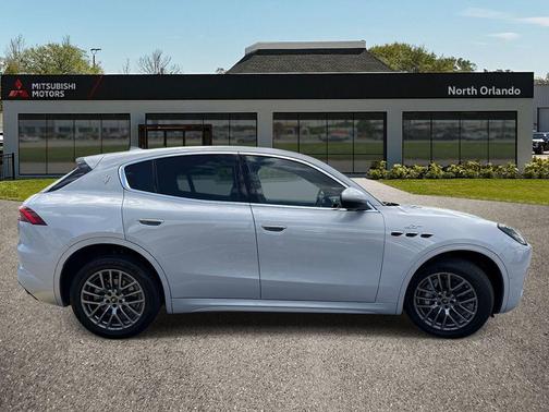Bianco 2024 Maserati Grecale GT