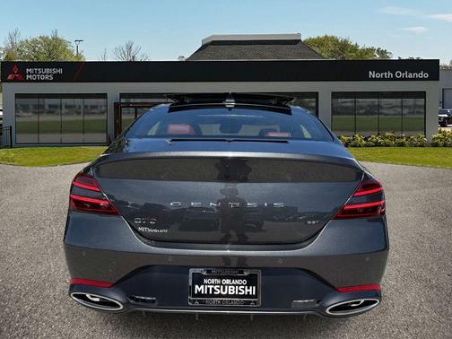 Makalu Gray 2023 Genesis G70 3.3T RWD
