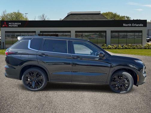 Black Diamond 2026 Mitsubishi Outlander LE