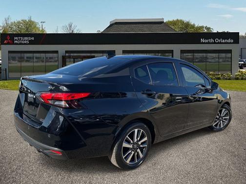 2022 Nissan Versa 1.6 SV