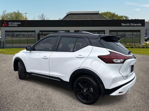 2021 Nissan Kicks SR