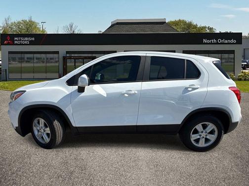 Summit White 2020 Chevrolet Trax LS