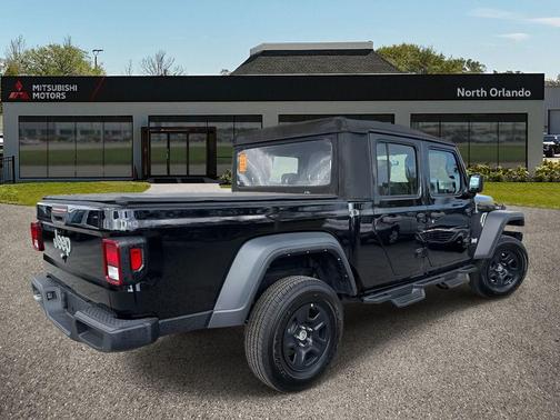 2022 Jeep Gladiator Sport