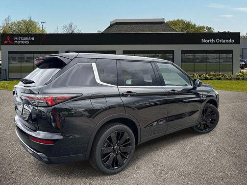 Black Diamond 2026 Mitsubishi Outlander LE
