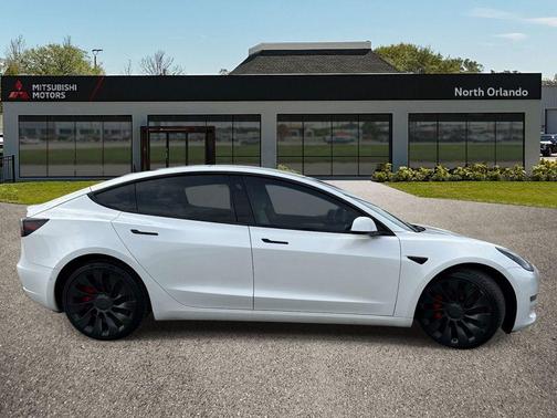 Pearl White Multi-Coat 2022 Tesla Model 3 Performance
