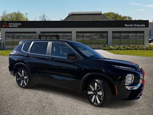 Labrador Black Pearl 2026 Mitsubishi Outlander SE 1.5T S-AWC