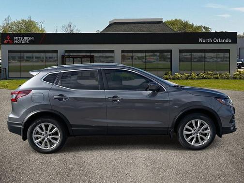 2022 Nissan Rogue Sport SV