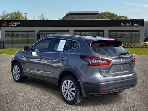 2022 Nissan Rogue Sport SV