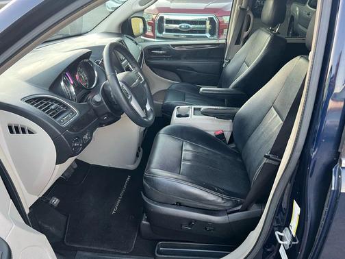 2013 Chrysler Town & Country Touring-L