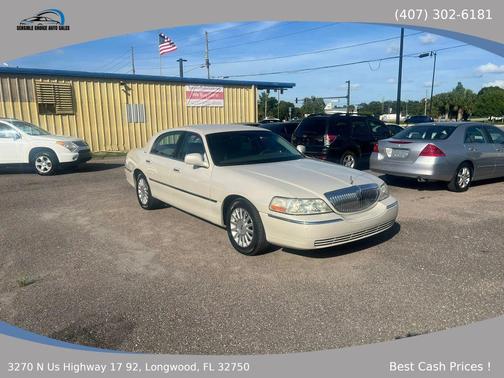 Tan 2007 Lincoln Town Car Signature