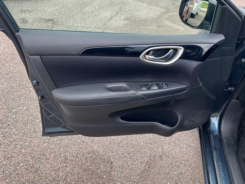 Blue 2016 Nissan Sentra SV