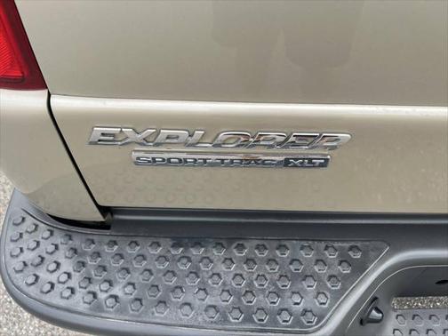 2004 Ford Explorer Sport Trac XLS