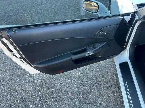 2005 Chevrolet Corvette Base