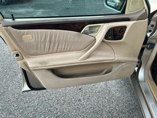 2001 Mercedes-Benz E-Class E 320 4dr Wagon