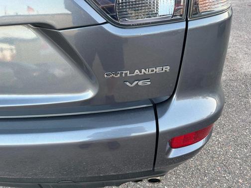 2010 Mitsubishi Outlander XLS