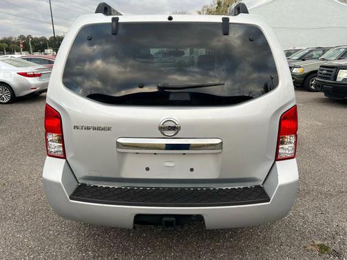 2011 Nissan Pathfinder SV