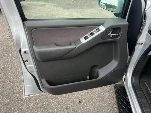 2011 Nissan Pathfinder SV