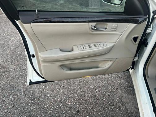 2008 Cadillac DTS Base