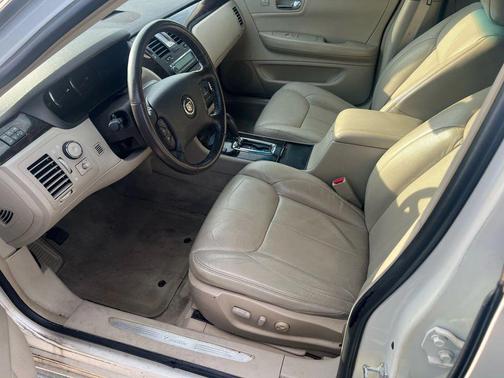2008 Cadillac DTS Base