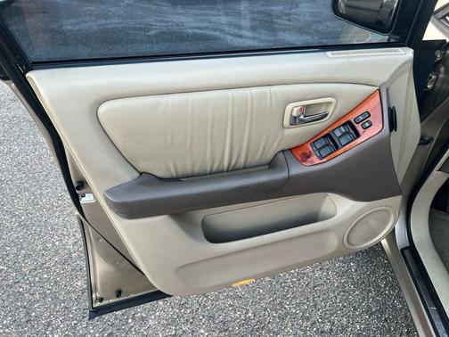 2001 Lexus RX 300 Base