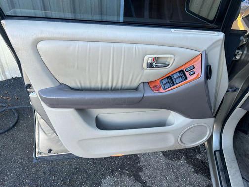 2001 Lexus RX 300 Base