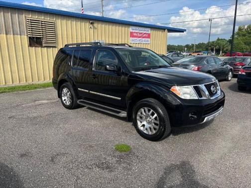 2012 Nissan Pathfinder LE