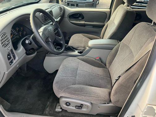 2004 Chevrolet TrailBlazer EXT LS
