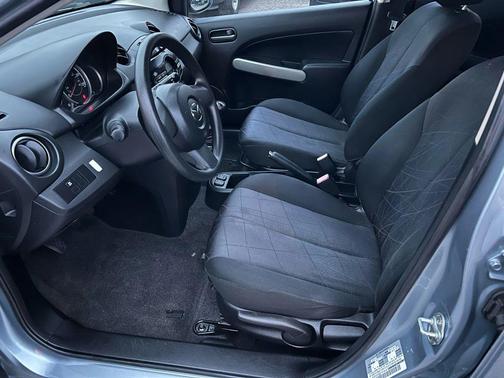 2013 Mazda Mazda2 Sport