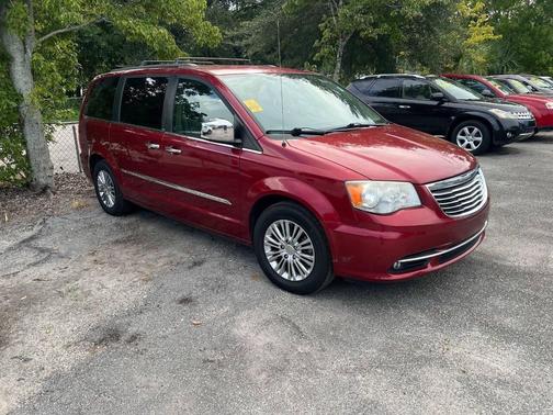 2013 Chrysler Town & Country Touring-L