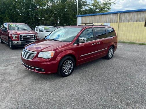 2013 Chrysler Town & Country Touring-L