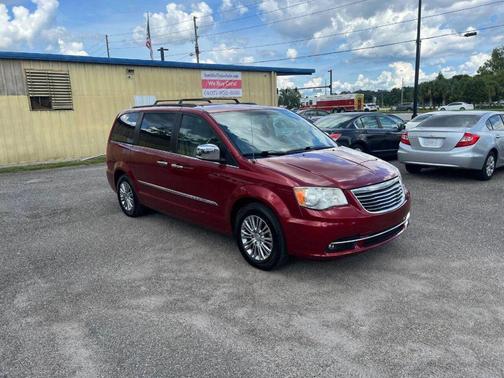 2013 Chrysler Town & Country Touring-L