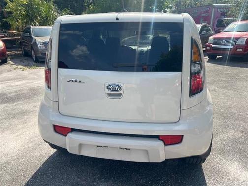2011 Kia Soul +