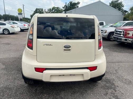2011 Kia Soul +
