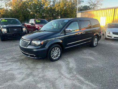 2013 Chrysler Town & Country Touring-L