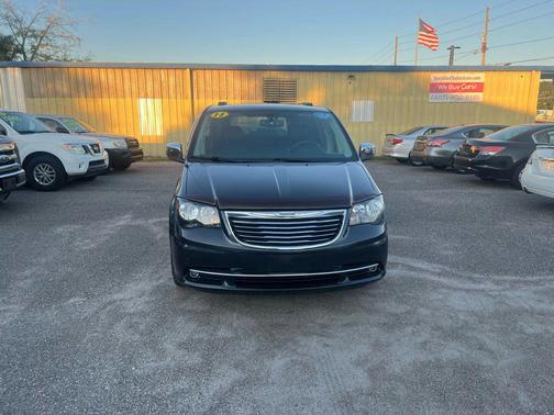 2013 Chrysler Town & Country Touring-L