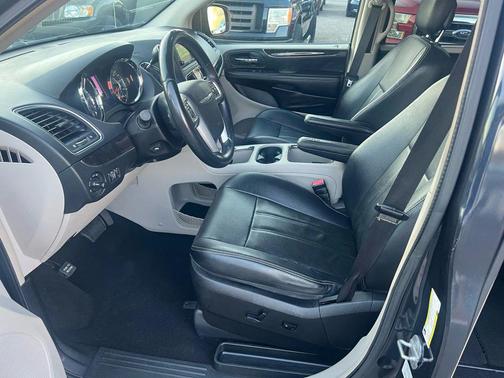 2013 Chrysler Town & Country Touring-L