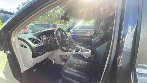 2013 Chrysler Town & Country Touring-L