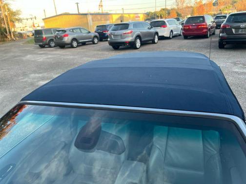 2006 BMW 330 330Ci Convertible 2D