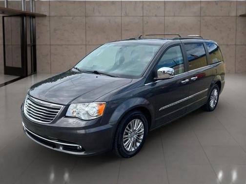2016 Chrysler Town & Country Touring-L